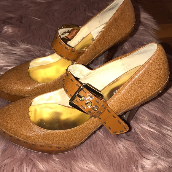 Brown heels - Picture 2 of 3